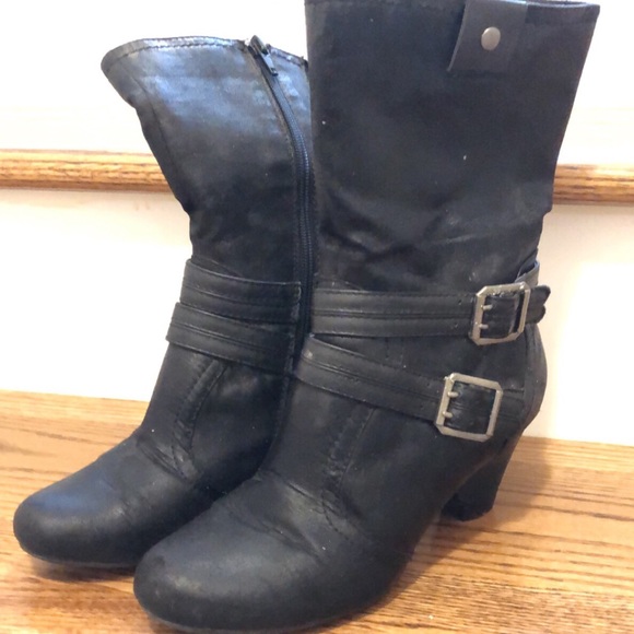 Variety of women and man shoes - Picture 11 of 13